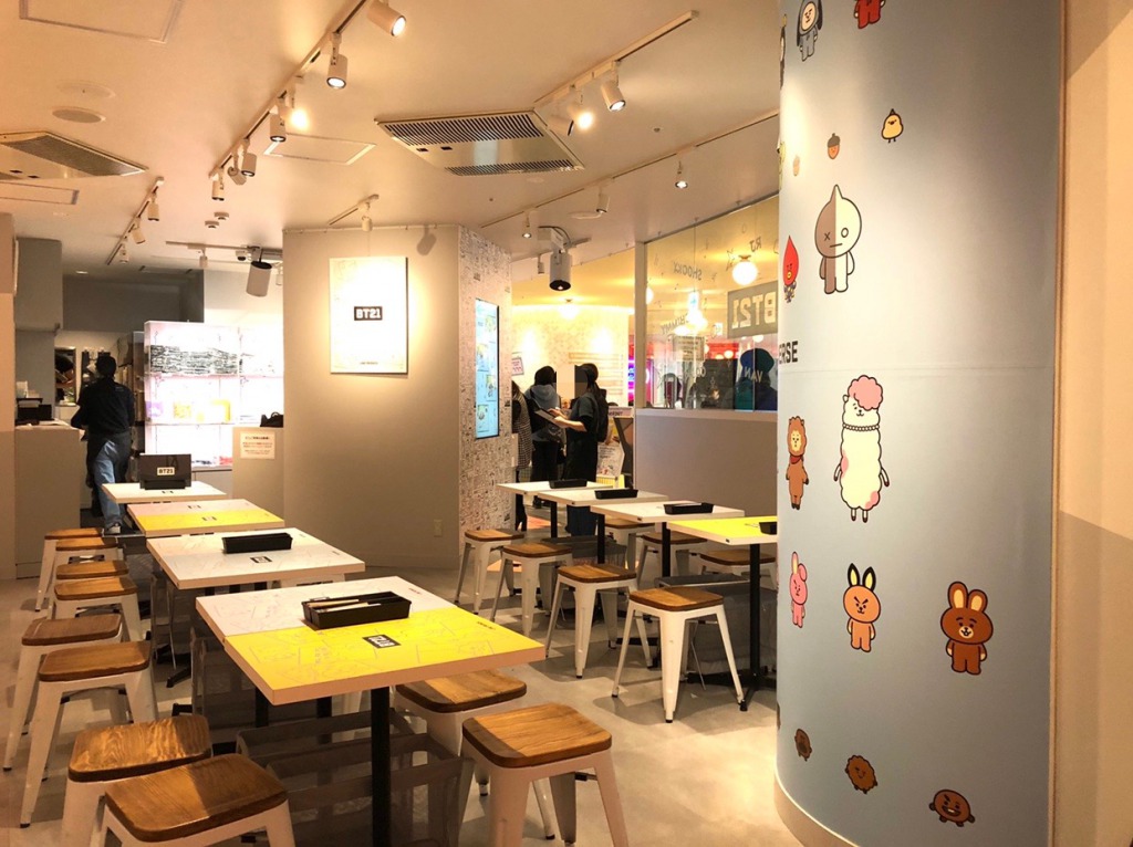 カフェ店内