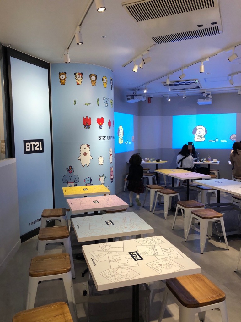 カフェ店内